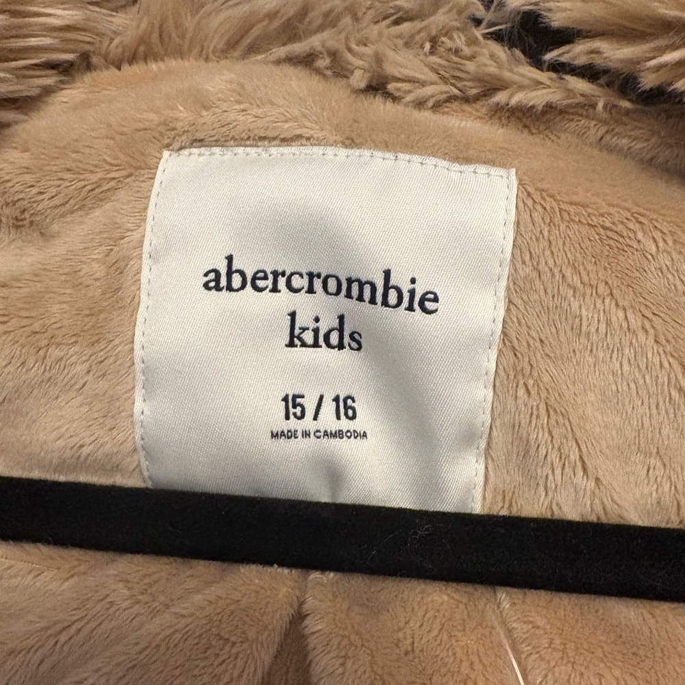 Abercrombie Faux Fur Jacket in Beige - Picture 6 of 7